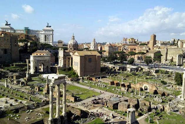 De Civitavecchia à Rome: visite privée VIP du Colisée, du Forum, des fontaines et des places