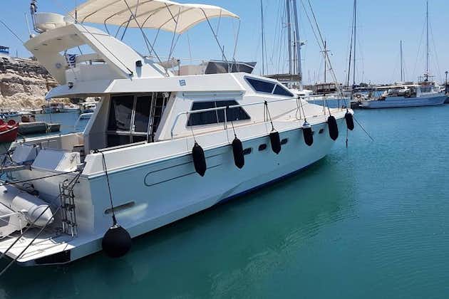 Privat dag-yachttur fra Santorini til Thirasia via Red Beach & Hot Springs