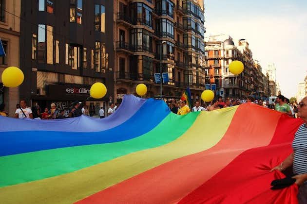 Pride Side (LGBTQ) di Madrid in un tour privato con un locale