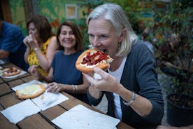 Budapest Street Food Tour unkarilaisen välipalan jälkiruoka ja olut