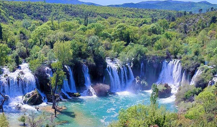 モスタルからヘルツェゴビナの日帰りツアーを発見：Kravice Waterfalls、Blagaj、Počitelj