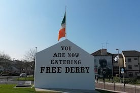 Bloody Sunday和Bogside Derry壁画私人徒步之旅
