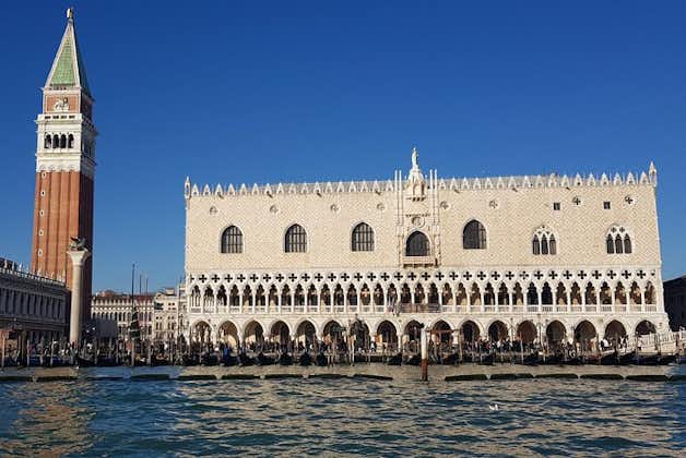 Puerto de cruceros Trieste o Ravenna desde el área de Venecia-Mestre