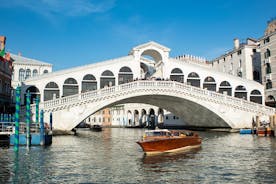 Privat Ankomst Transfer: Venezia tog eller buss stasjoner til Venezia hoteller