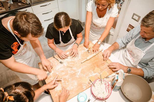 Share your Pasta Love: Small group Pasta and Tiramisu class in Gubbio