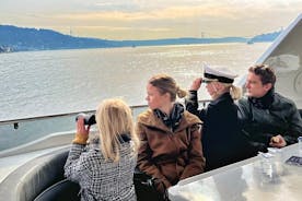 Sightseeingcruise van 2,5 uur over de Bosporus met luxe jacht