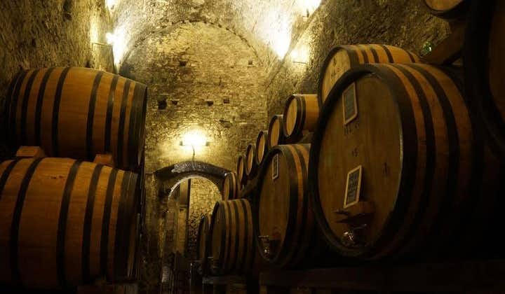 Provsmakning på en historisk vingård i Montepulciano
