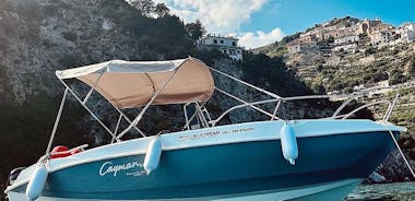 Bootverhuur aan de kust van Amalfi zonder vaarbewijs of met schipper